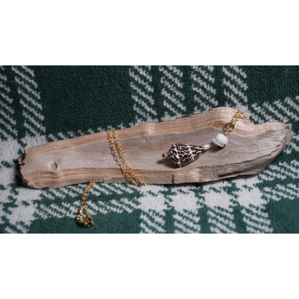 Real Cone Shell Necklace - Picture 1 of 7